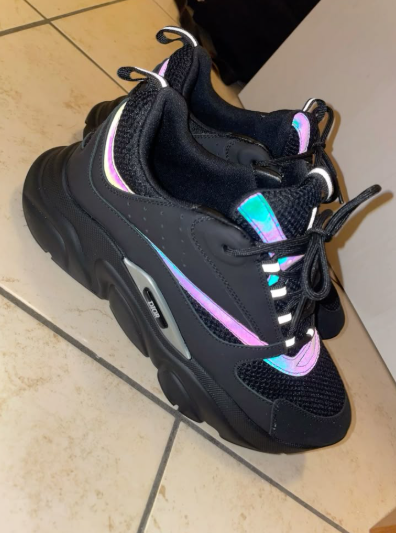*B22* Sneaker